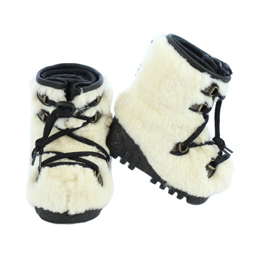 white snow boots with fur