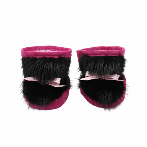 Baby slippers in pink suede and black beaver fur