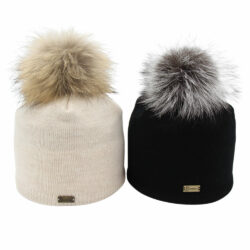 Rita model - pompom fur hat